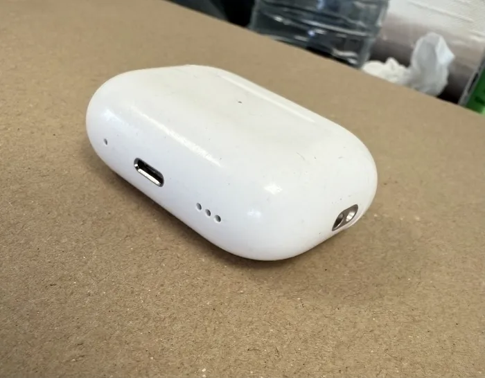 Apple AirPods Pro 2 kartos su Lightning dėklu – atnaujintos