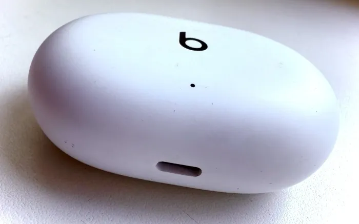Beats Studio Buds belaidės ausinės – baltos, atnaujintos