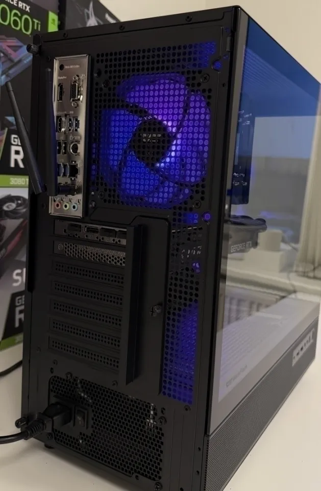 Žaidimų kompiuteris Ryzen 5 3600X / RTX 3070 8 GB / 16 GB RAM / 512 GB NVMe + 1 TB HDD