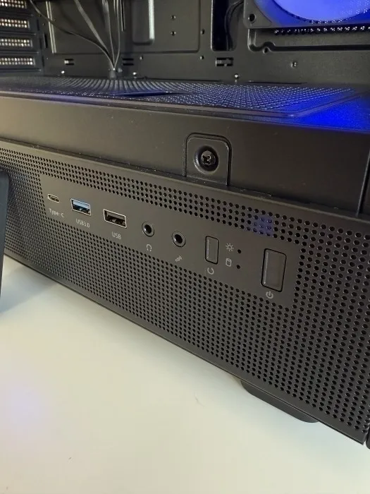 Žaidimų kompiuteris Ryzen 5 2600X / RTX 3060 12 GB / 16 GB RAM / 512 GB NVMe + 1 TB HDD