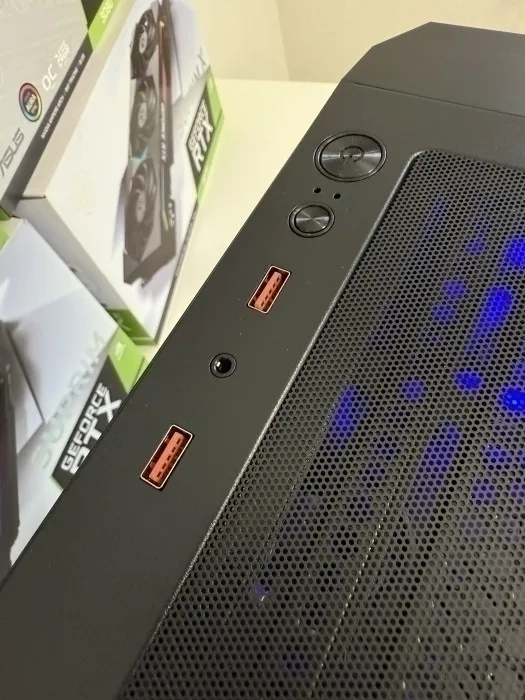 Žaidimų kompiuteris Ryzen 5 3600X / RX 5700 XT 8 GB / 16 GB RAM / 512 GB NVMe + 1 TB HDD