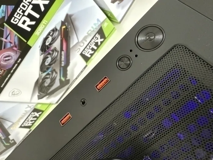 Biudžetinis žaidimų kompiuteris Ryzen 5 1600X / RTX 3050 8 GB / 16 GB RAM / 512 GB SSD + 1 TB HDD