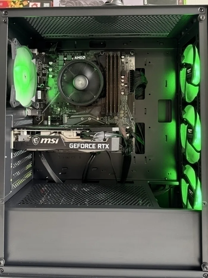 Biudžetinis žaidimų kompiuteris Ryzen 5 1600X / RTX 3050 8 GB / 16 GB RAM / 512 GB SSD + 1 TB HDD