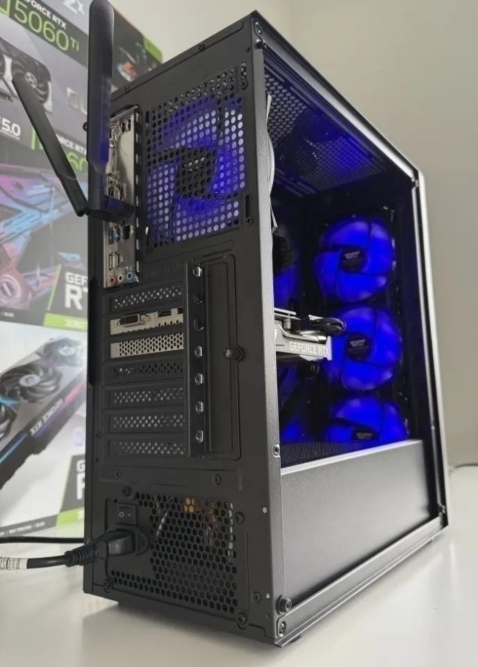Biudžetinis žaidimų kompiuteris Ryzen 5 1600X / RTX 3050 8 GB / 16 GB RAM / 512 GB SSD + 1 TB HDD