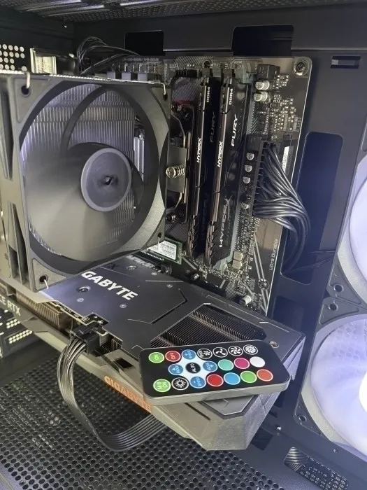 Žaidimų kompiuteris Ryzen 5 5600 / RTX 3060 12 GB / 16 GB RAM / 512 GB SSD + 1 TB HDD