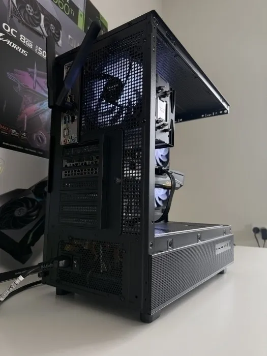 Žaidimų kompiuteris Ryzen 5 5600 / RTX 3060 12 GB / 16 GB RAM / 512 GB SSD + 1 TB HDD