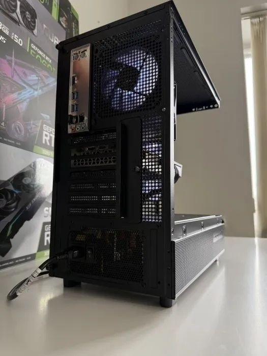 Žaidimų ir darbo kompiuteris Ryzen 5 3600 / RTX 3060 12 GB / 16 GB RAM / 512 GB SSD + 1 TB HDD