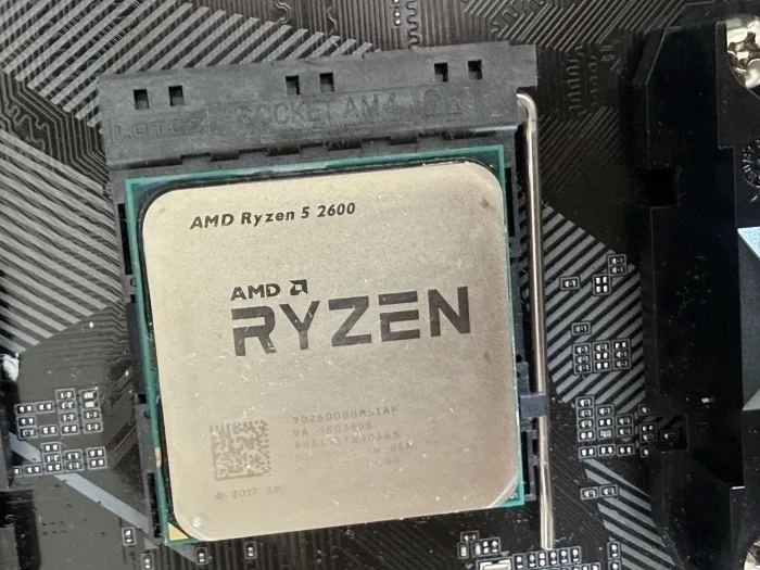Gigabyte A520M K V2 komplektas su Ryzen 5 2600 ir 16 GB DDR4 RAM