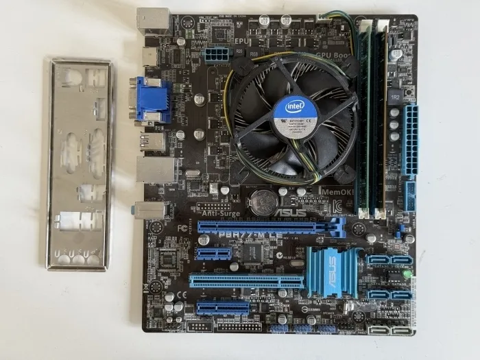 ASUS P8H77-M LE motininės plokštės komplektas su Intel Core i7-3770 3.40 GHz procesoriumi, 16 GB DDR3 RAM ir Intel aušintuvu LGA1155