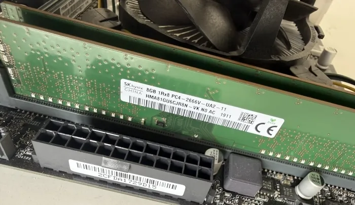 ASUS PRIME B250M-K motininės plokštės komplektas su Intel Core i7-6700 3.40 GHz procesoriumi, 16 GB DDR4 2666 MHz RAM ir Intel aušintuvu LGA1151