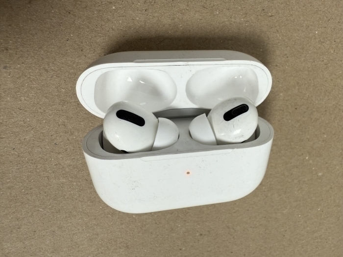 Refurbintos Apple AirPods 1 Pro in-ear headset White