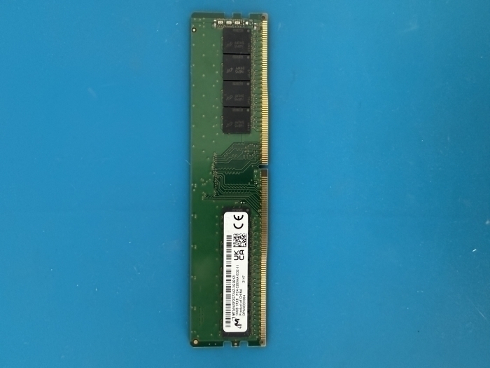 Micron 16 GB DDR4-3200 1Rx8 RAM modulis – MTA9ASF2G72AZ-3G2R1ZL
