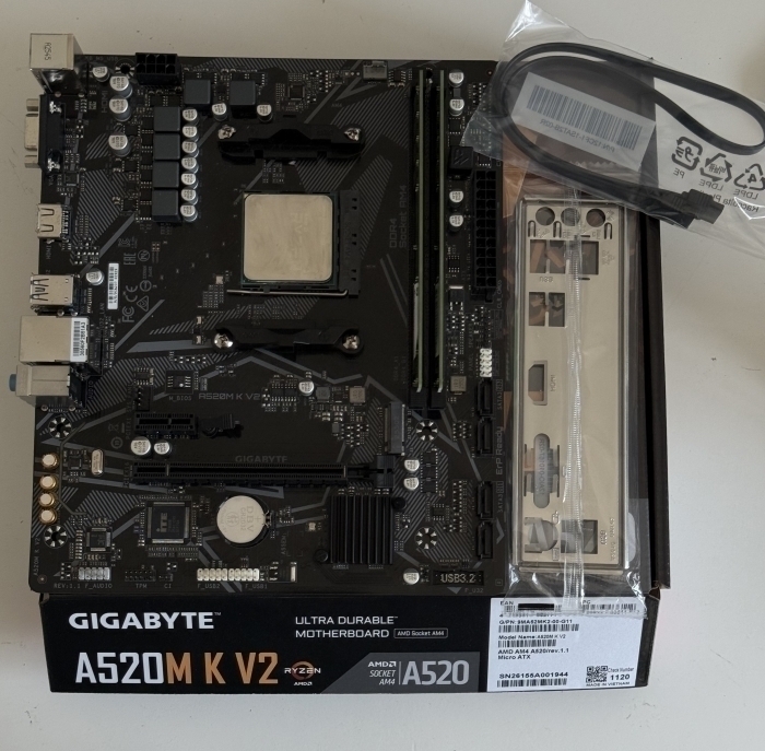 Gigabyte A520M K V2 komplektas su Ryzen 5 2600 ir 16 GB DDR4 RAM