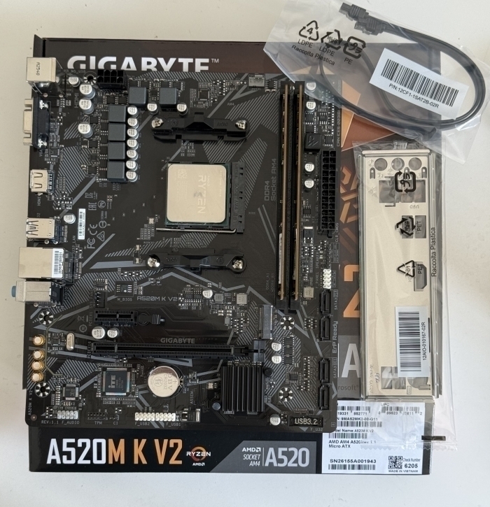 Gigabyte A520M K V2 komplektas su Ryzen 7 1800X ir 16 GB DDR4 RAM